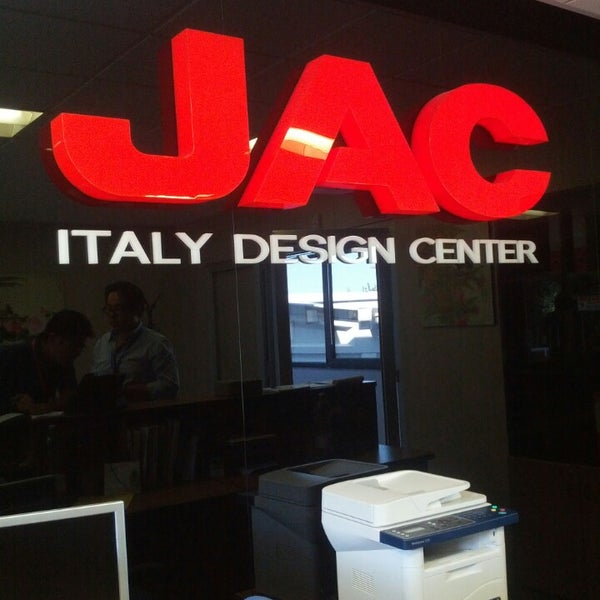 дизайн Sunray розроблений італійським дизайнерським центром JAC в Туріні